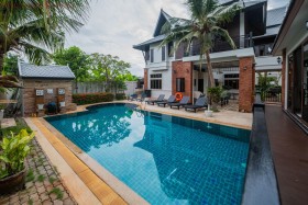 5 Beds House For Rent In Jomtien-Beverley Thai House