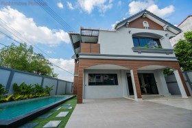 5 Beds House For Sale In East Pattaya-Country Club Villa