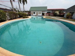 6 Beds House For Sale In East Pattaya-Not In A Village