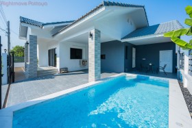 3 Beds House For Sale In East Pattaya - Not In A Village
