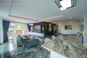 3 Beds Condo For Sale In South Pattaya - Pattaya Hill Resort