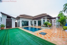3 Beds House For Rent In Bang Saray - Grand Garden Home