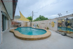4 Beds House For Sale In East Pattaya - Chatkaew Village
