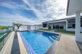 4 Beds House For Sale In East Pattaya - Siam Royal View